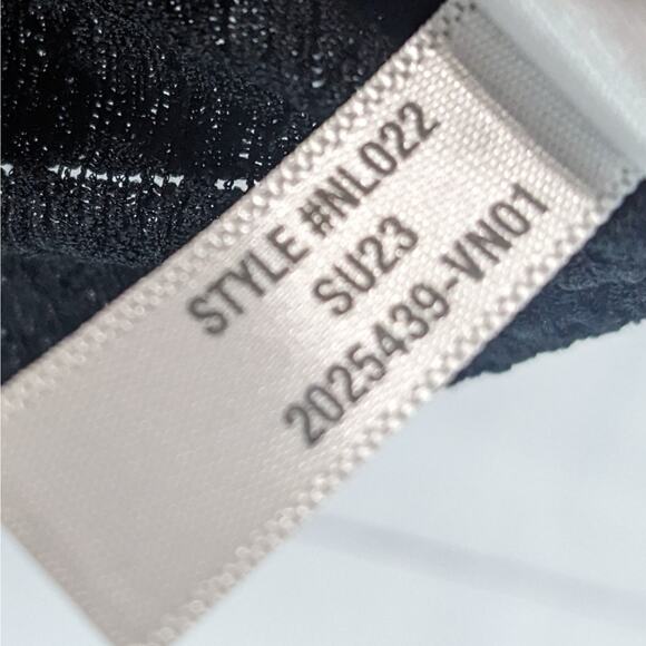 NWT Madewell V-Neck Sleeveless Crop Top Black Women's Size Large Style NL022 - Picture 10 of 11